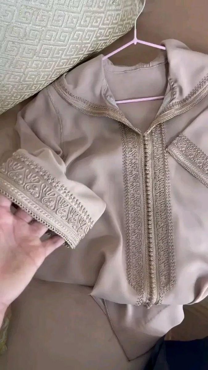 Moroccan Jellaba for Women – Timeless Elegance + Free Aker Fassi for Sublime Beauty!