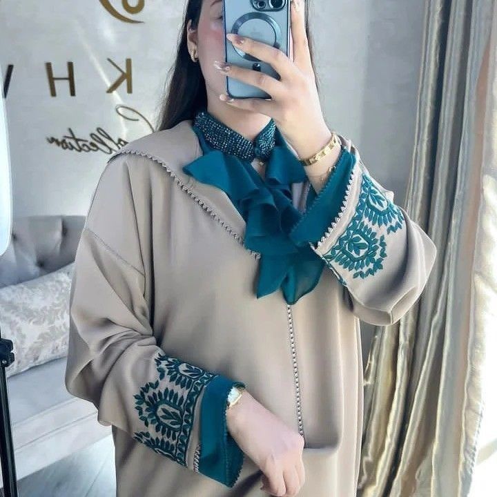 Jelaba marocaine pour femme Se compose de 2 pièces, djellaba traditionnelle, fait main, caftan marocain, robe traditionnelle marocaine.